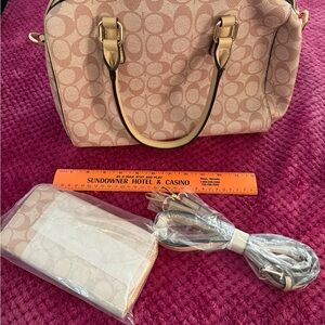 Elegant Beige Classic Fashion Handbag